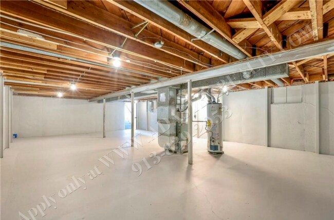 Building Photo - Stunningly Remodeled 3 Bed 1 Bath Home in KCMO-Available NOW!!