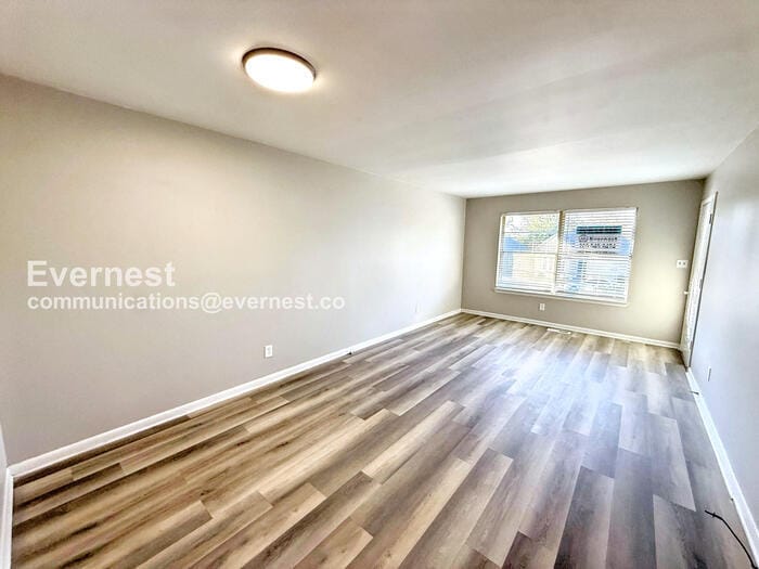 Building Photo - 7423 2nd Ave S