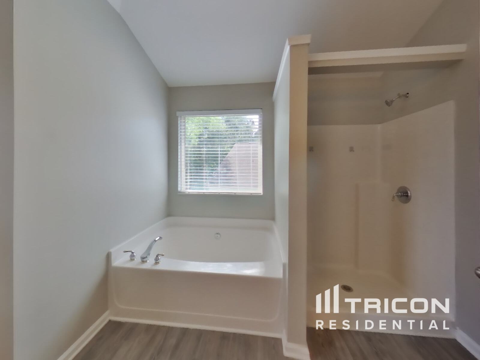 Building Photo - 4370 Rainer Dr