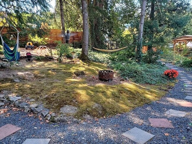 Building Photo - 4736 SW Beaverton Hillsdale Hwy