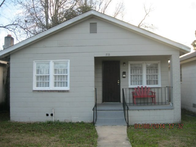 Building Photo - 715 W 46th St