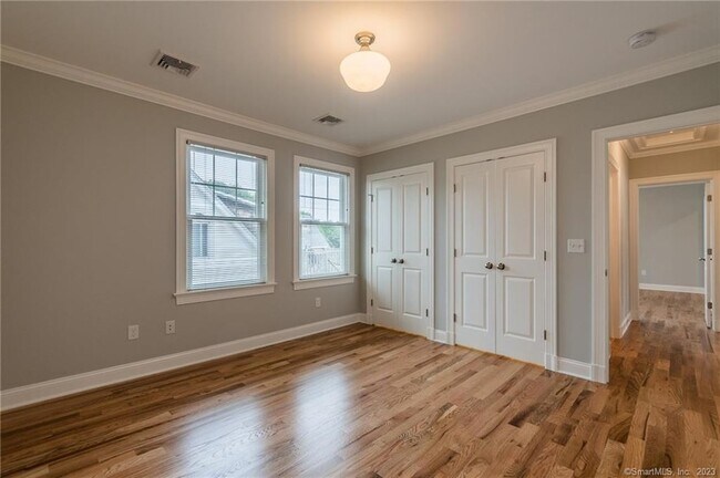 Building Photo - 192 Montauk Ave