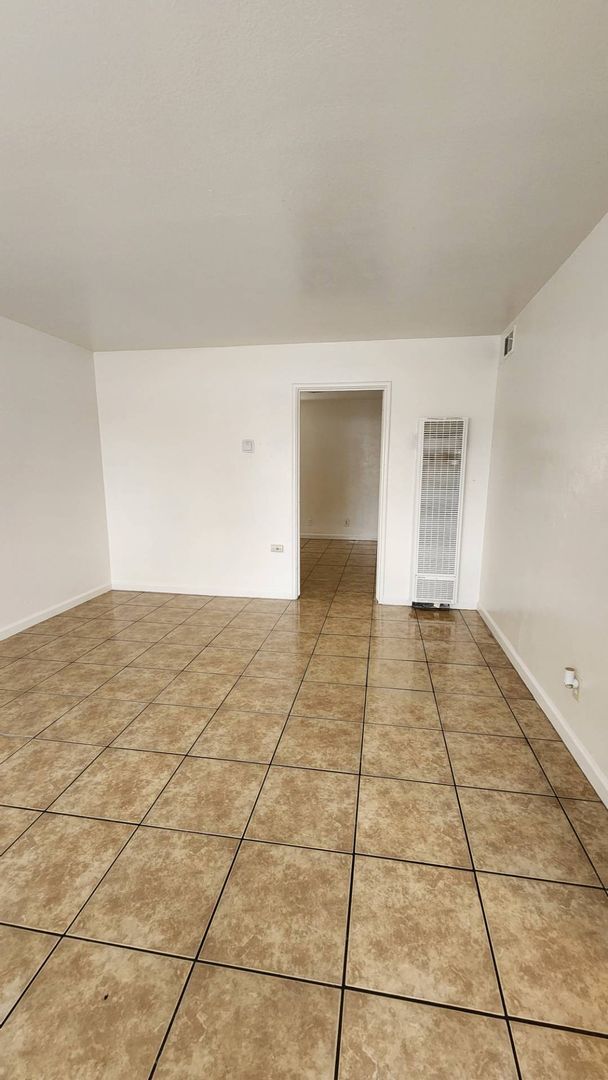 Building Photo - 4348 E Fairfax Ave