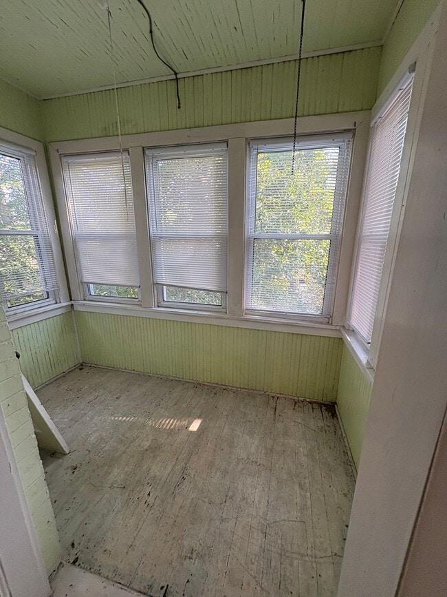 Building Photo - 4440 Gibson Ave