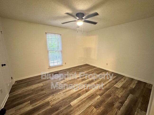 Building Photo - 5997 Amber Hills Rd