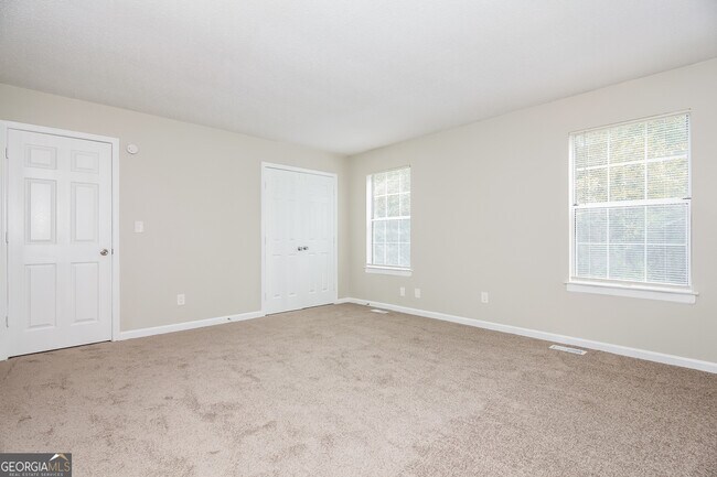 Building Photo - 5454 Northcut Dr