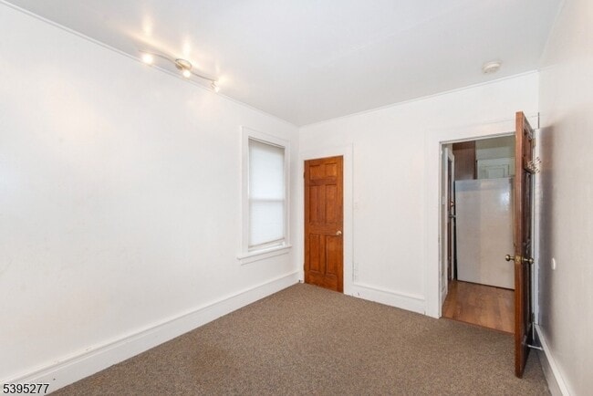 Building Photo - 16 Willet St