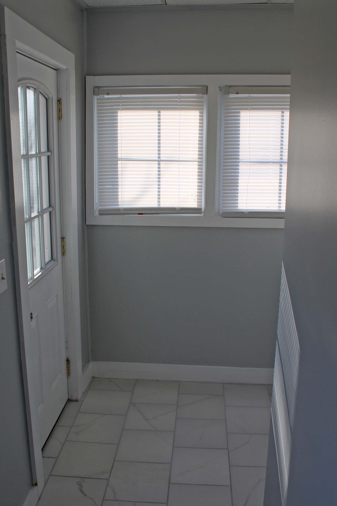 Building Photo - 325 Firth Street