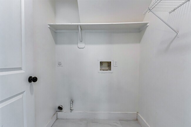 Building Photo - 21892 Silver Oak Ct