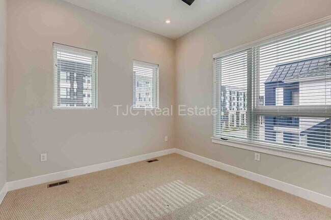 Building Photo - 3580 Uinta St