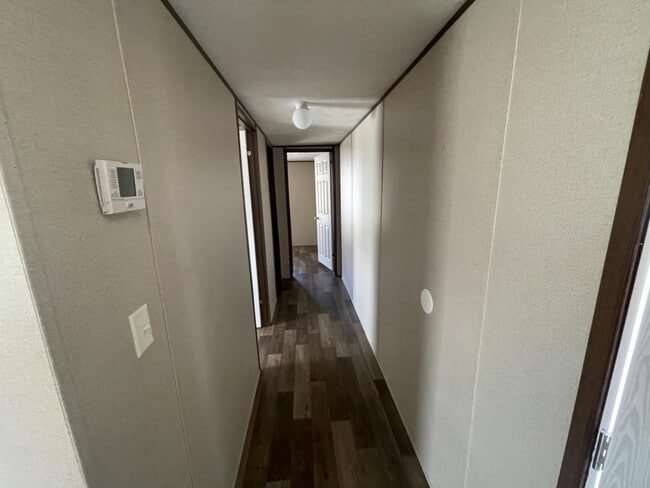 Building Photo - 555 Crandlemire Rd