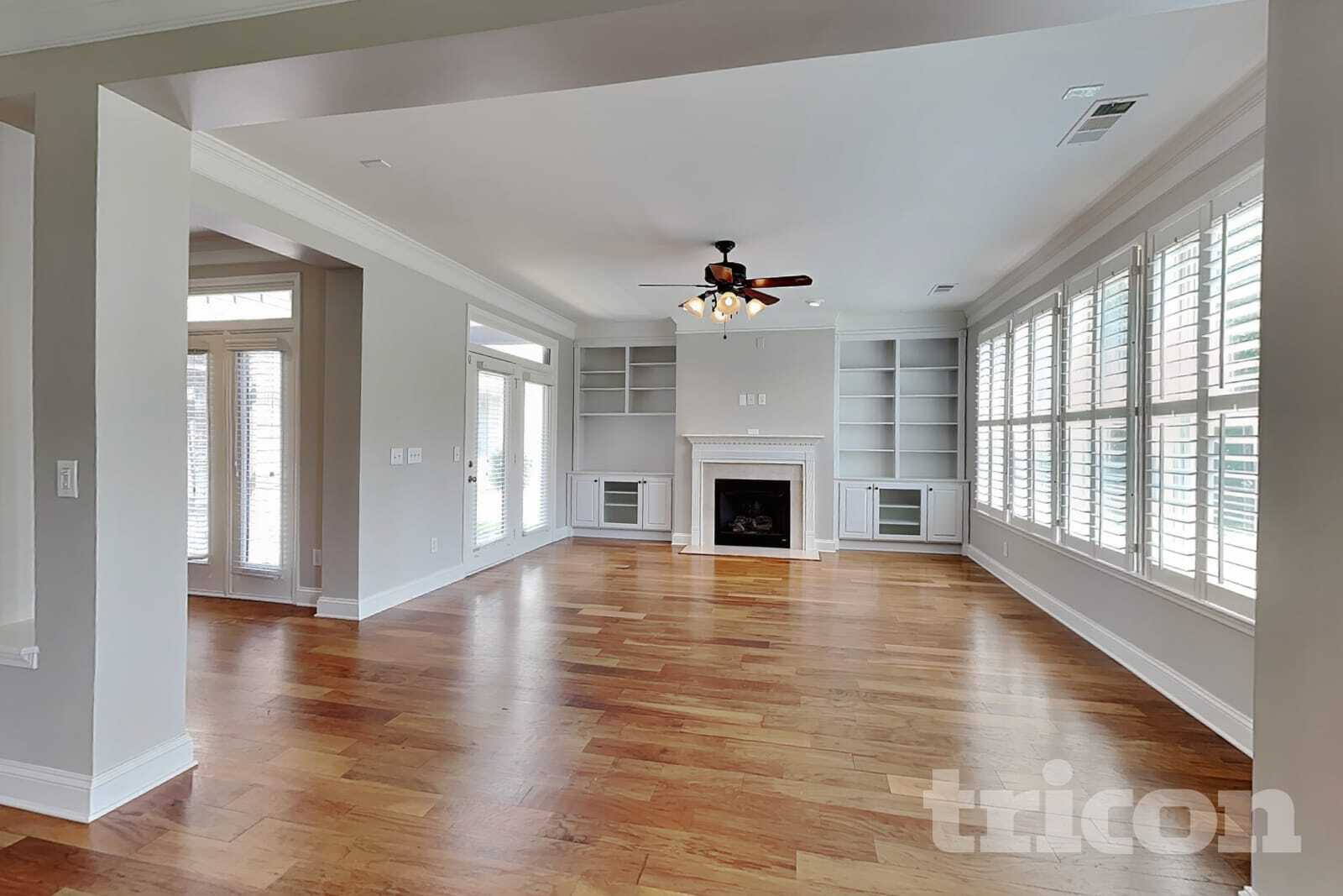 Building Photo - 4384 Challedon Dr