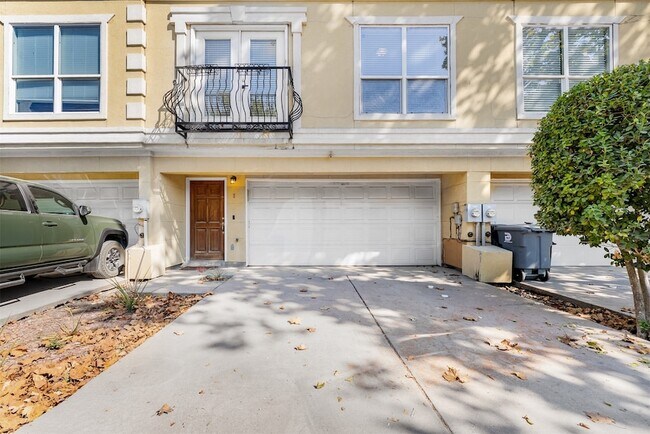 Building Photo - 5803 Hudson St