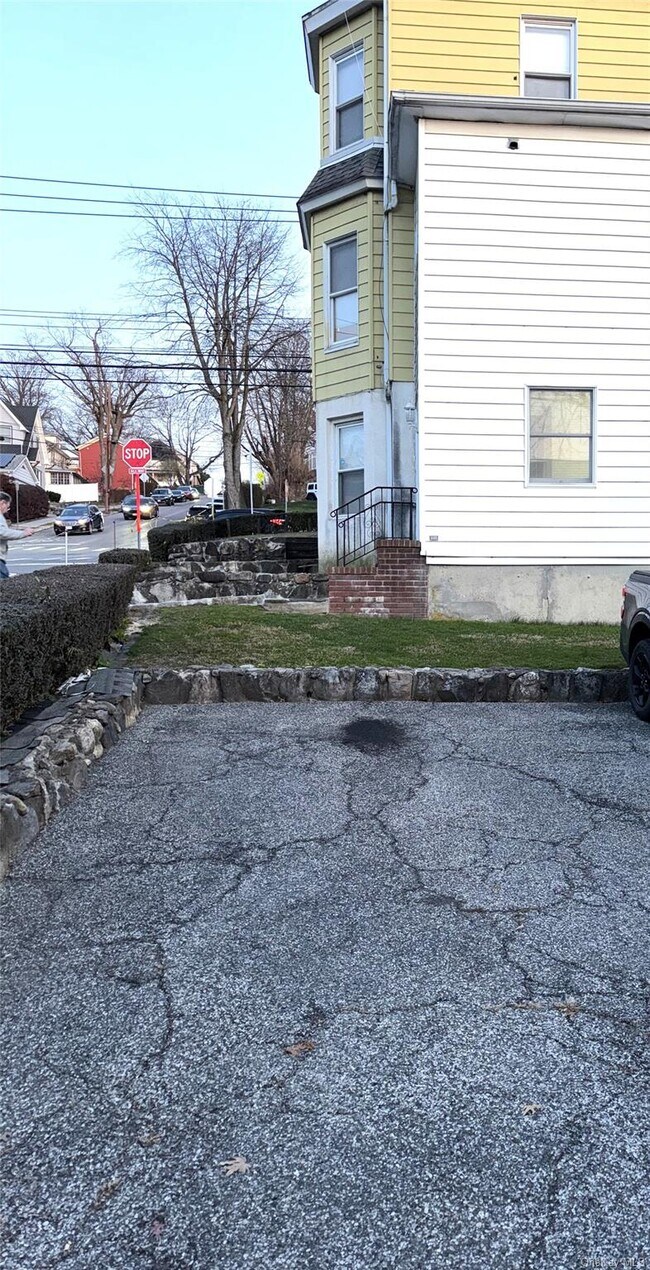 Building Photo - 43 Linden Ave