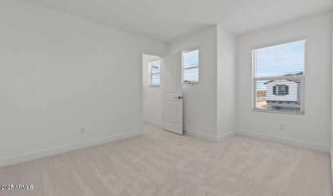 Building Photo - 8018 W Griswold Rd