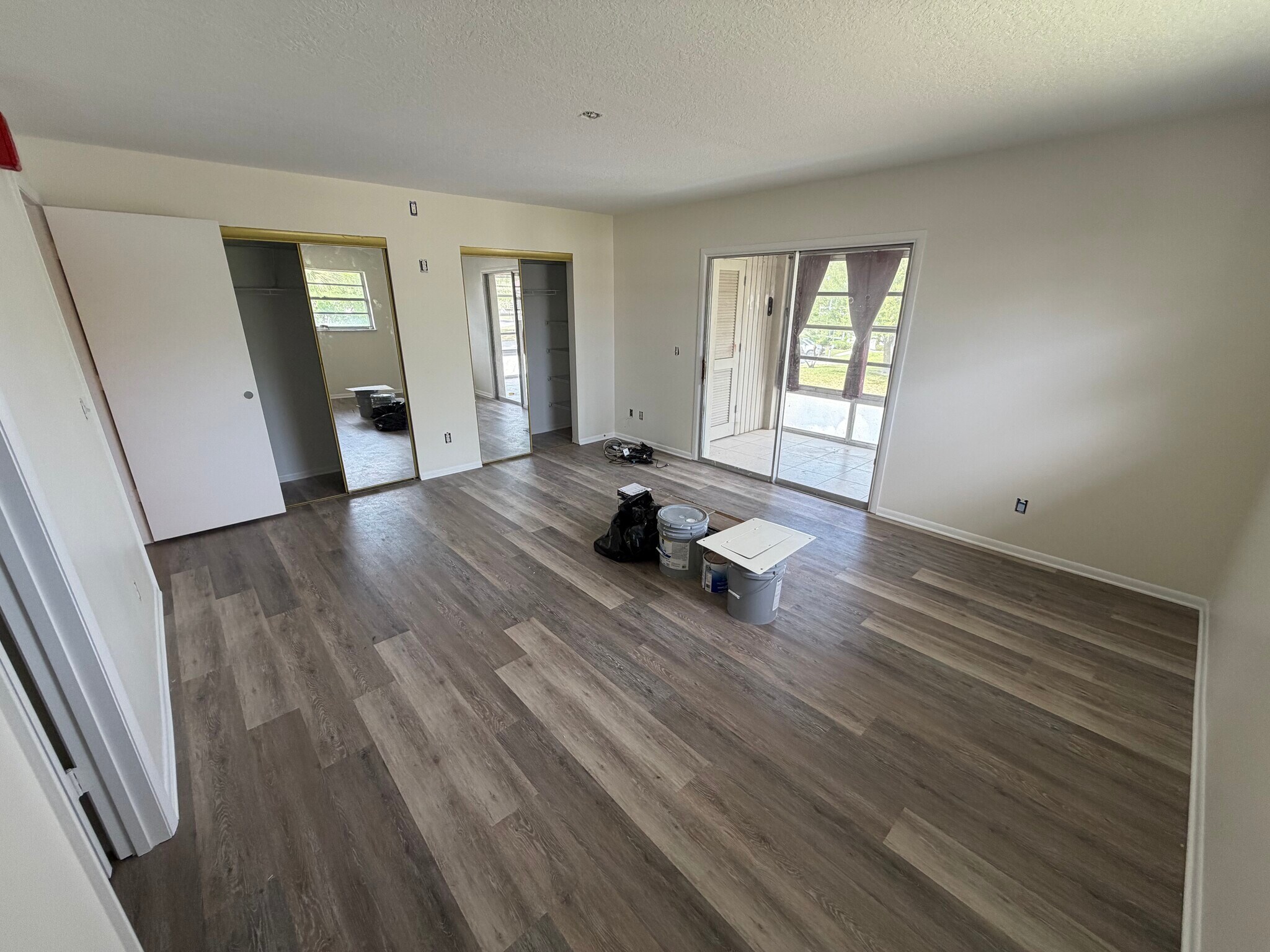 Building Photo - 28 Lake Vista Trl