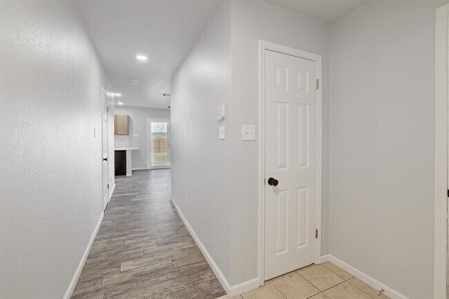 Building Photo - 6212 Speyside Dr