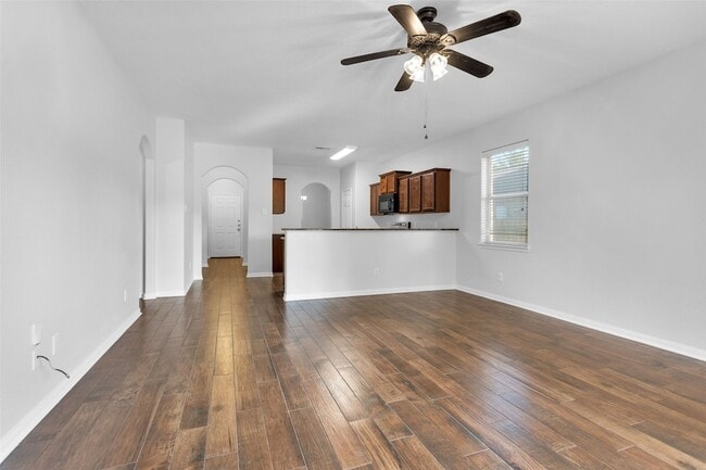 Building Photo - 30831 W Lost Creek Blvd