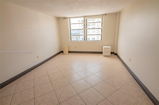 Building Photo - 2750 NE 183rd St