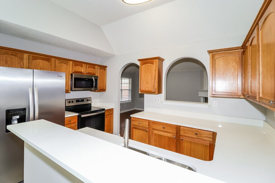 Building Photo - 10095 Cross Hill Dr