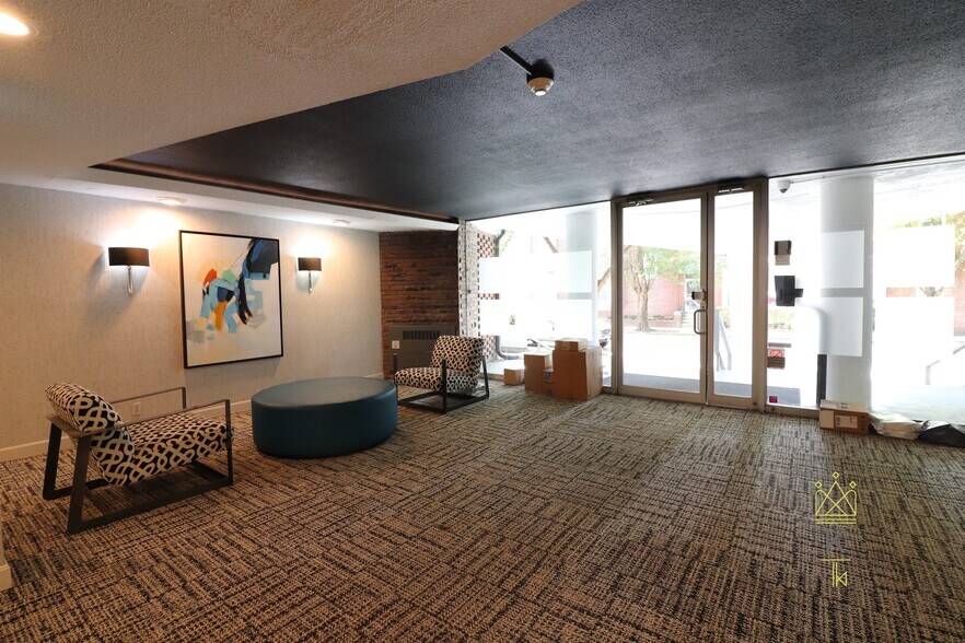 Building Photo - 19 Winchester St