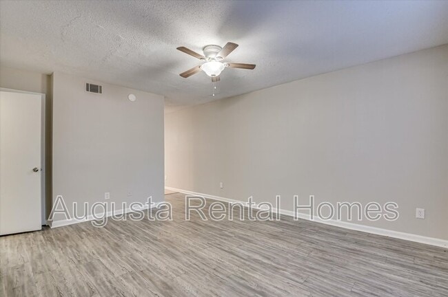 Building Photo - 164 Chalet North CT