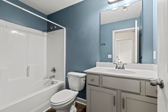 Building Photo - 514 Isaac Br Dr