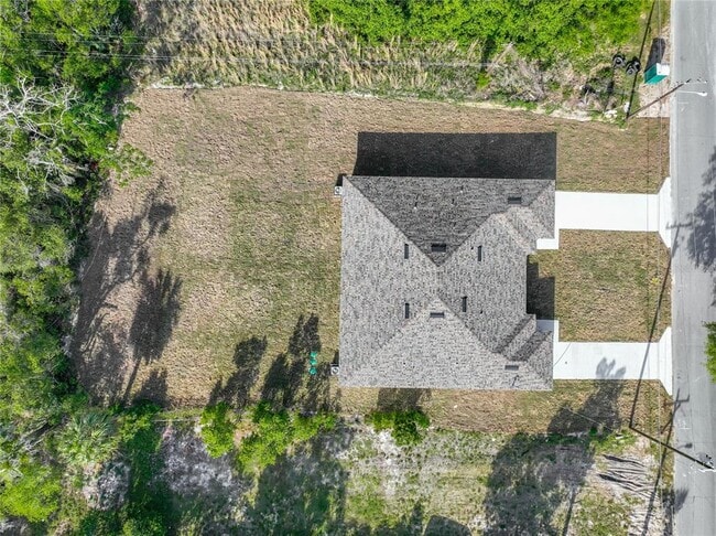 Building Photo - 356 W 4th St