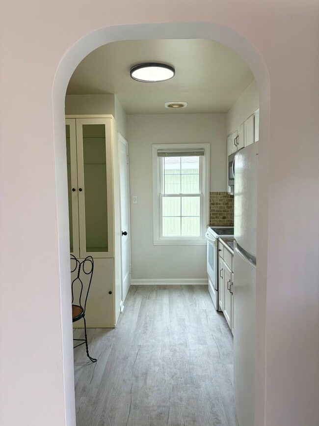 Building Photo - Modern Thought and Design!