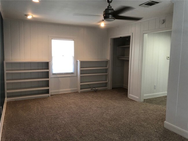 Building Photo - 2404 Rio Grande St