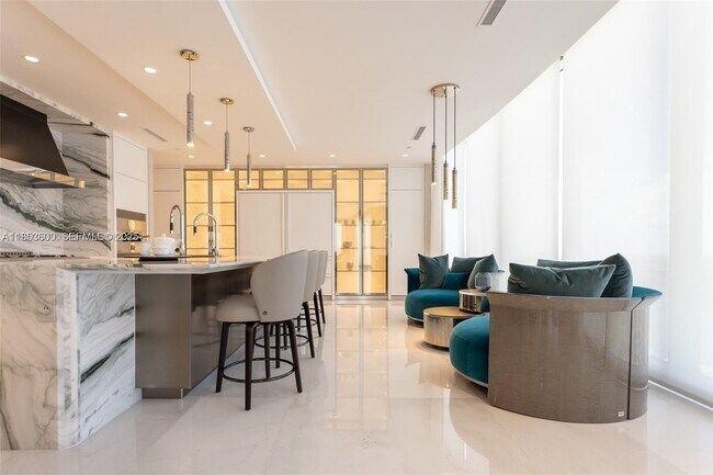 Building Photo - 17975 Collins Ave