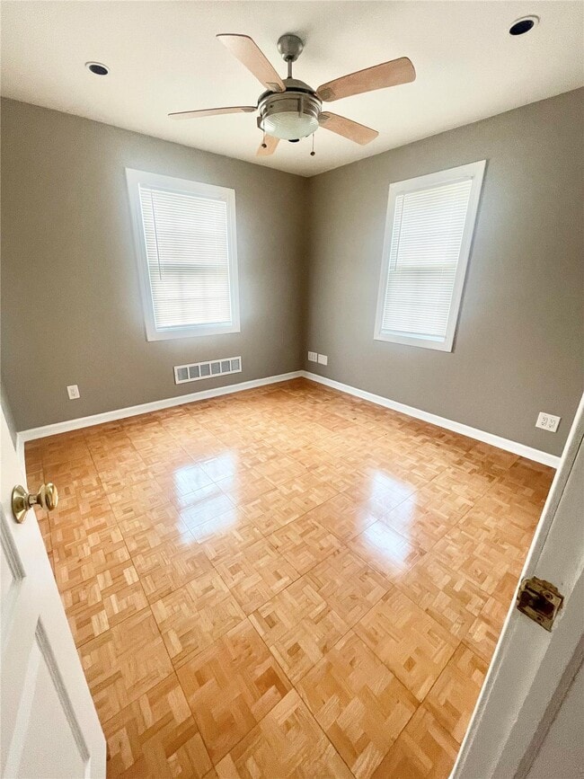 Building Photo - 525 N 27th St