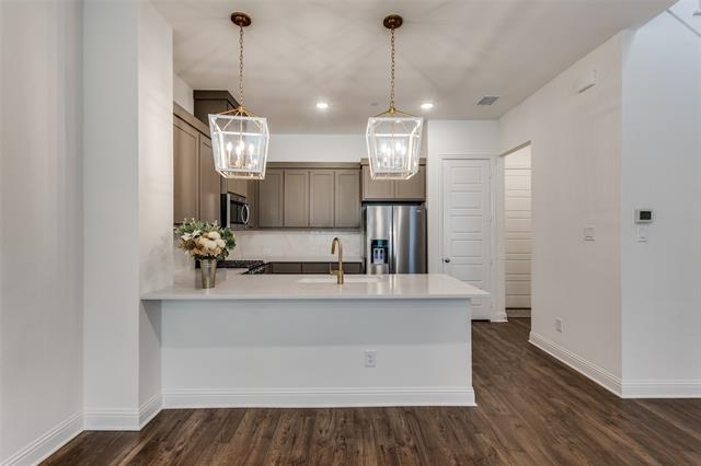 Building Photo - 2530 Campden Mews