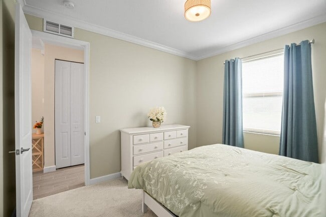 Building Photo - 1120 Haywagon Trl