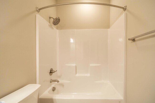 Building Photo - 124 Woodland Dr