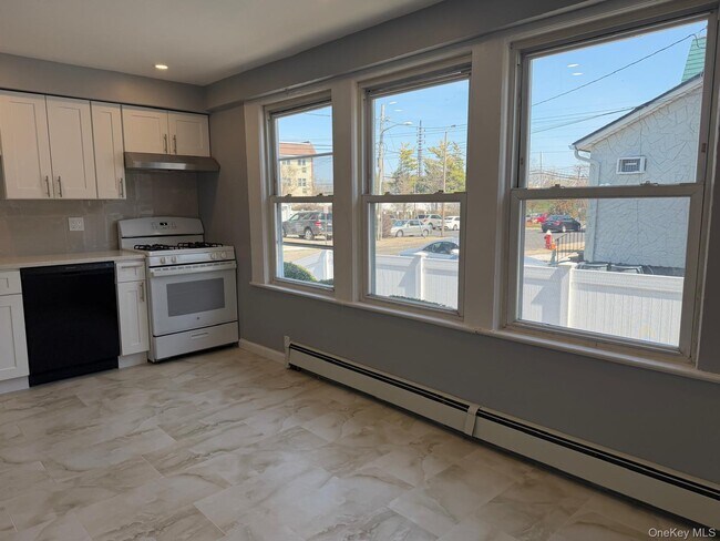 Building Photo - 24 Doxsey Pl