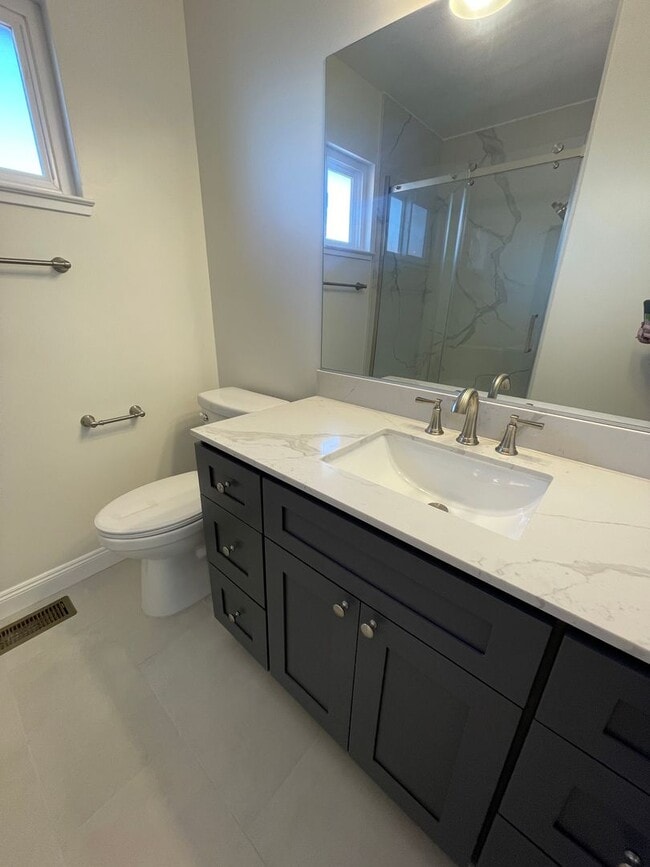 Building Photo - Newly Renovated 4 Bedroom Home with Views