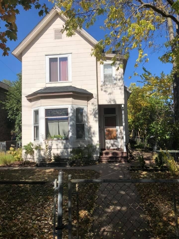 Building Photo - 1310 W 28th St