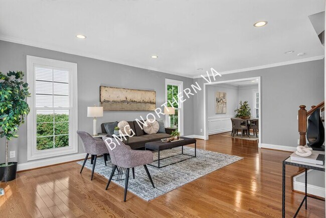 Building Photo - 43790 Laburnum Square