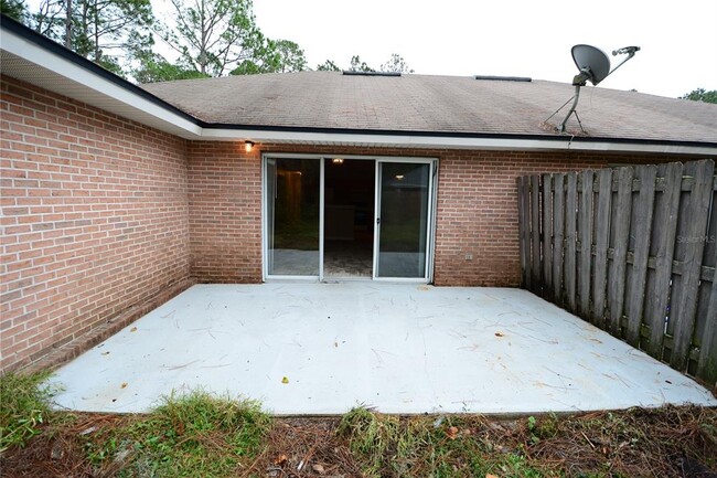 Building Photo - 35 Regent Ln