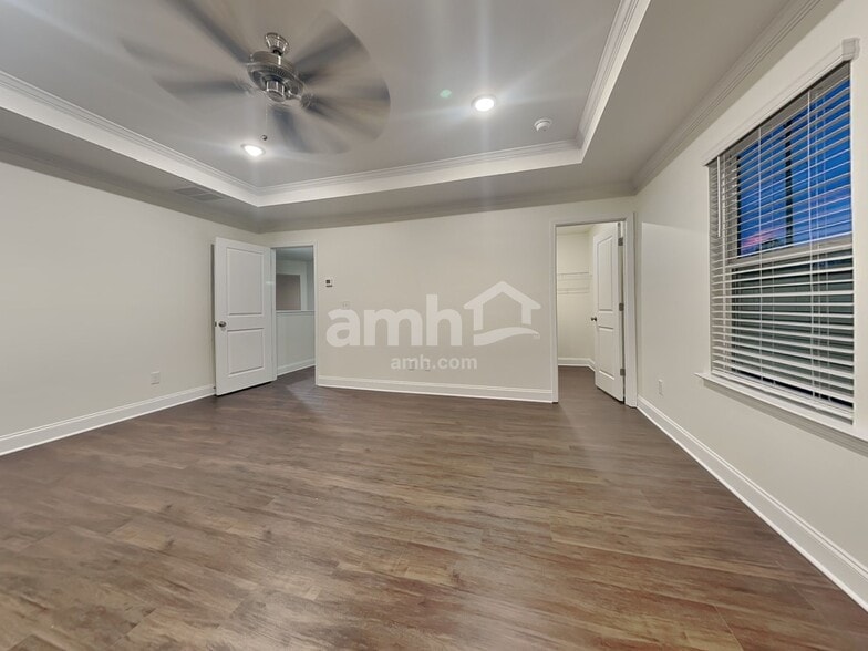 Building Photo - 5500A Farm Pond Ln