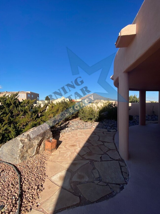 Building Photo - VIEWS!!  Spacious home in Picacho Hills!