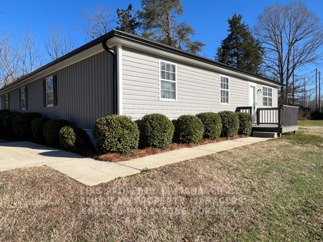 Building Photo - 299 Rustic Rd
