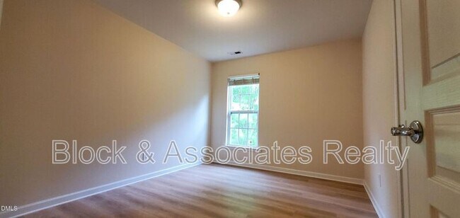 Building Photo - 410 Euphoria Cir