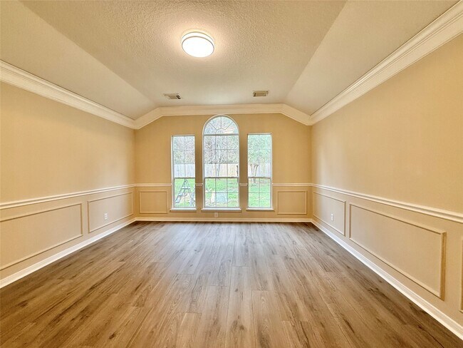 Building Photo - 25335 Rayford Crest Dr