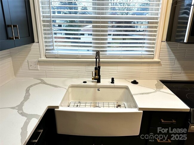 Building Photo - 1450 Academy St