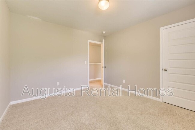 Building Photo - 5054 Vine Ln