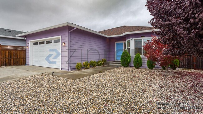 Building Photo - 1313 Crestview Ct