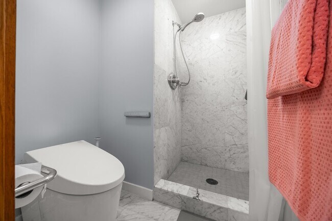 Building Photo - 1330 Ala Moana Blvd