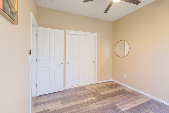 Building Photo - Conveniently located 3 Bedroom, 2 bath wit...